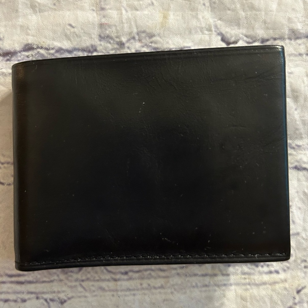 AMITY COWHIDE BLACK BIFOLD MENS WALLET GOLD TONE HARDWARE